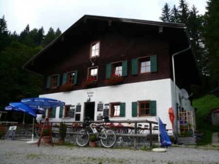 Am Sylvensteinsee, Hütte Aquila ! Lustige Leut !